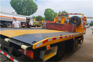 兴业附近拖车电话号码服务